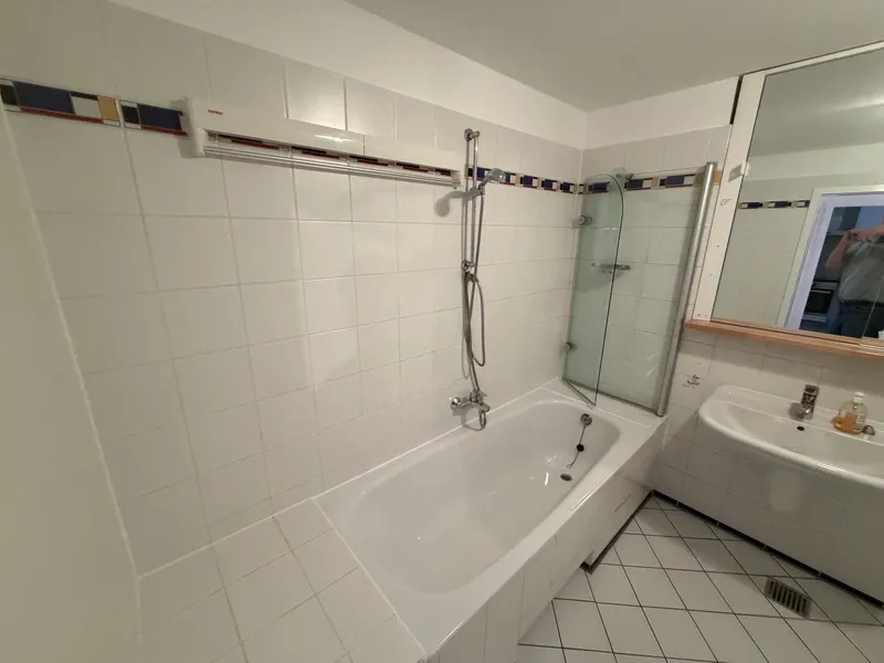 Großzügige, frisch renovierte 4-Zimmer-Wohnung mit Wintergarten und Balkon 130m2 in Charlottenburg — photo 1